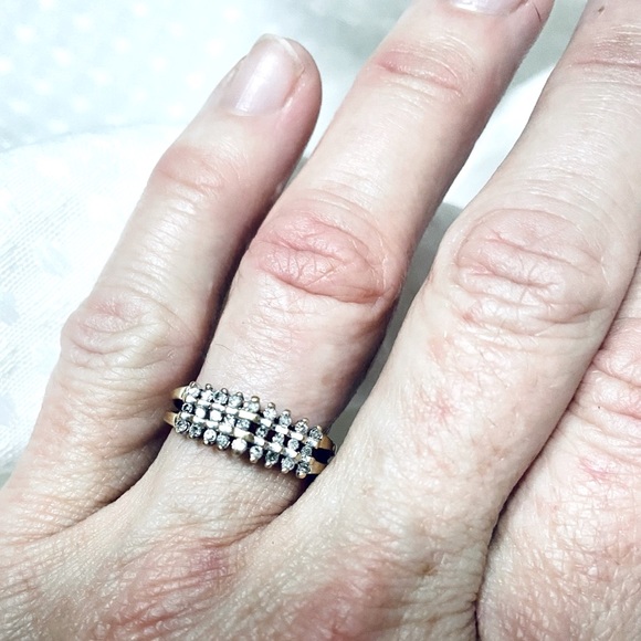 ❌SOLD❌ 10k yellow gold diamond ring - Picture 1 of 10